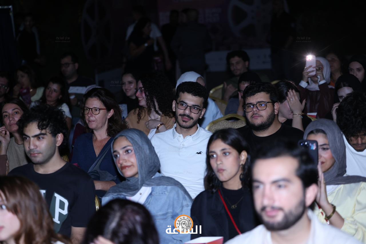 Madar Al-Saa Images 0.3426792907910816