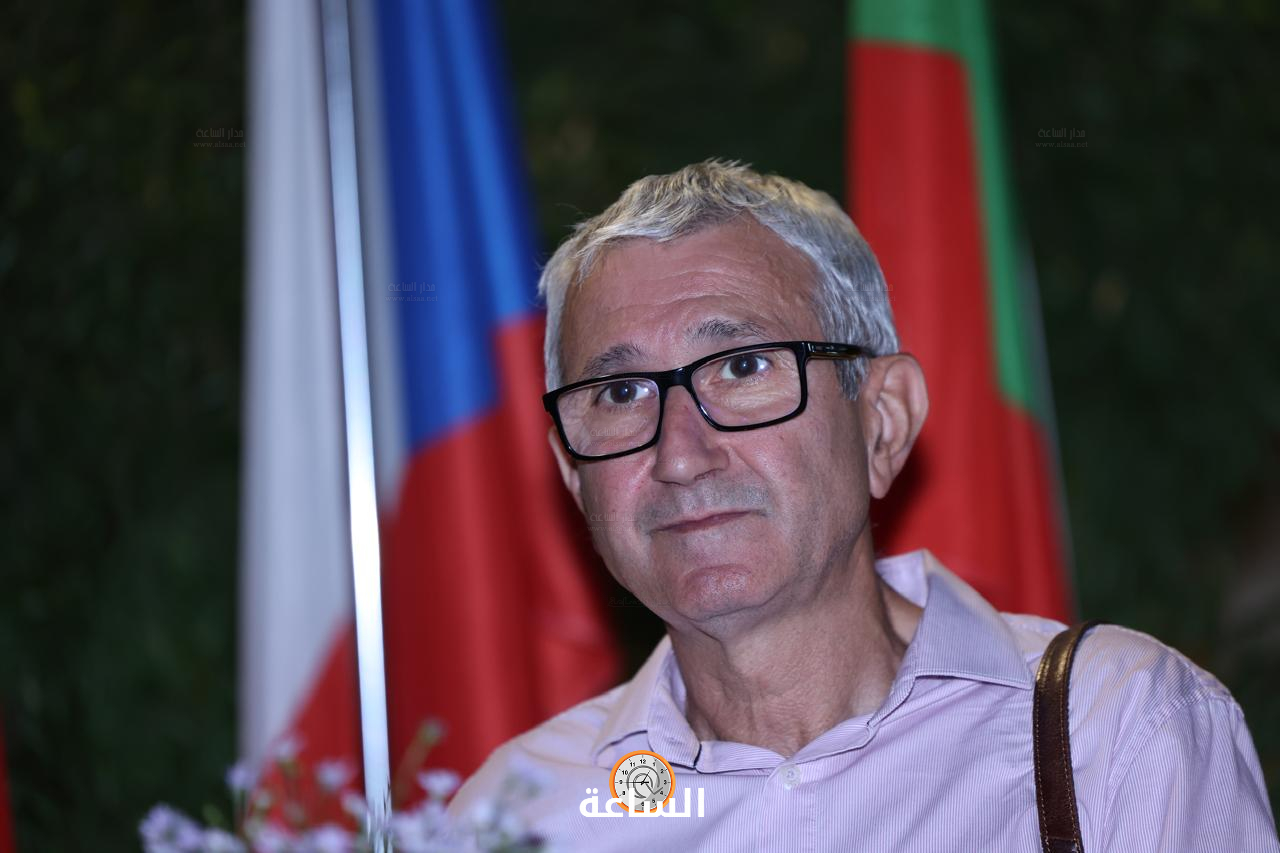 Madar Al-Saa Images 0.6255765942008114