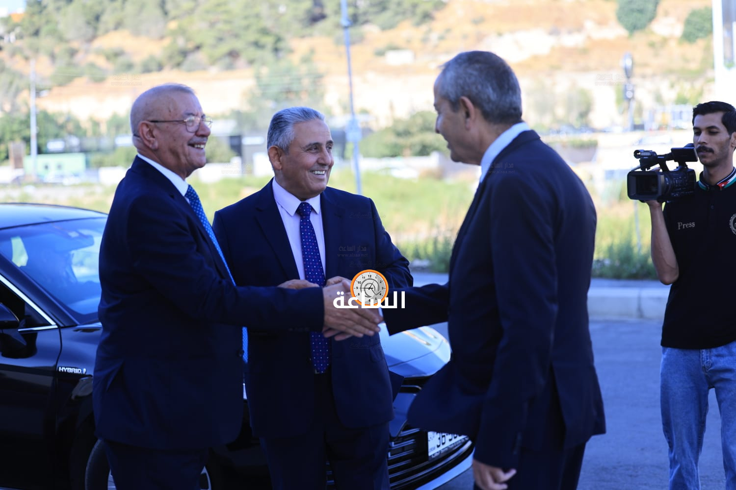 Madar Al-Saa Images 0.15834159341795895