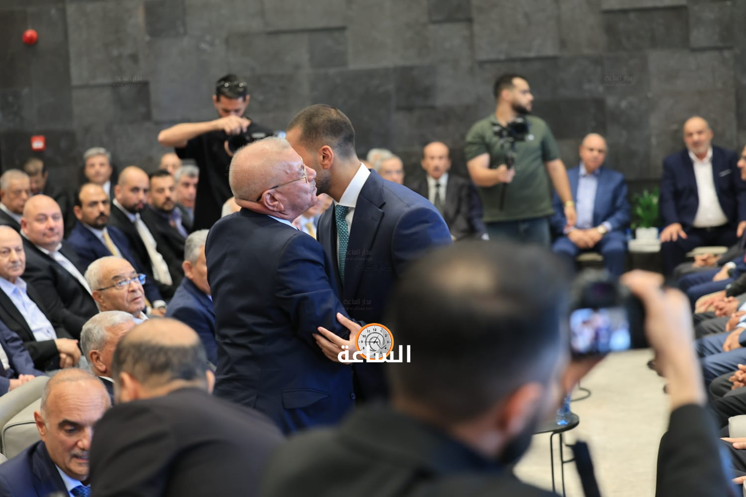 Madar Al-Saa Images 0.40927434508236815