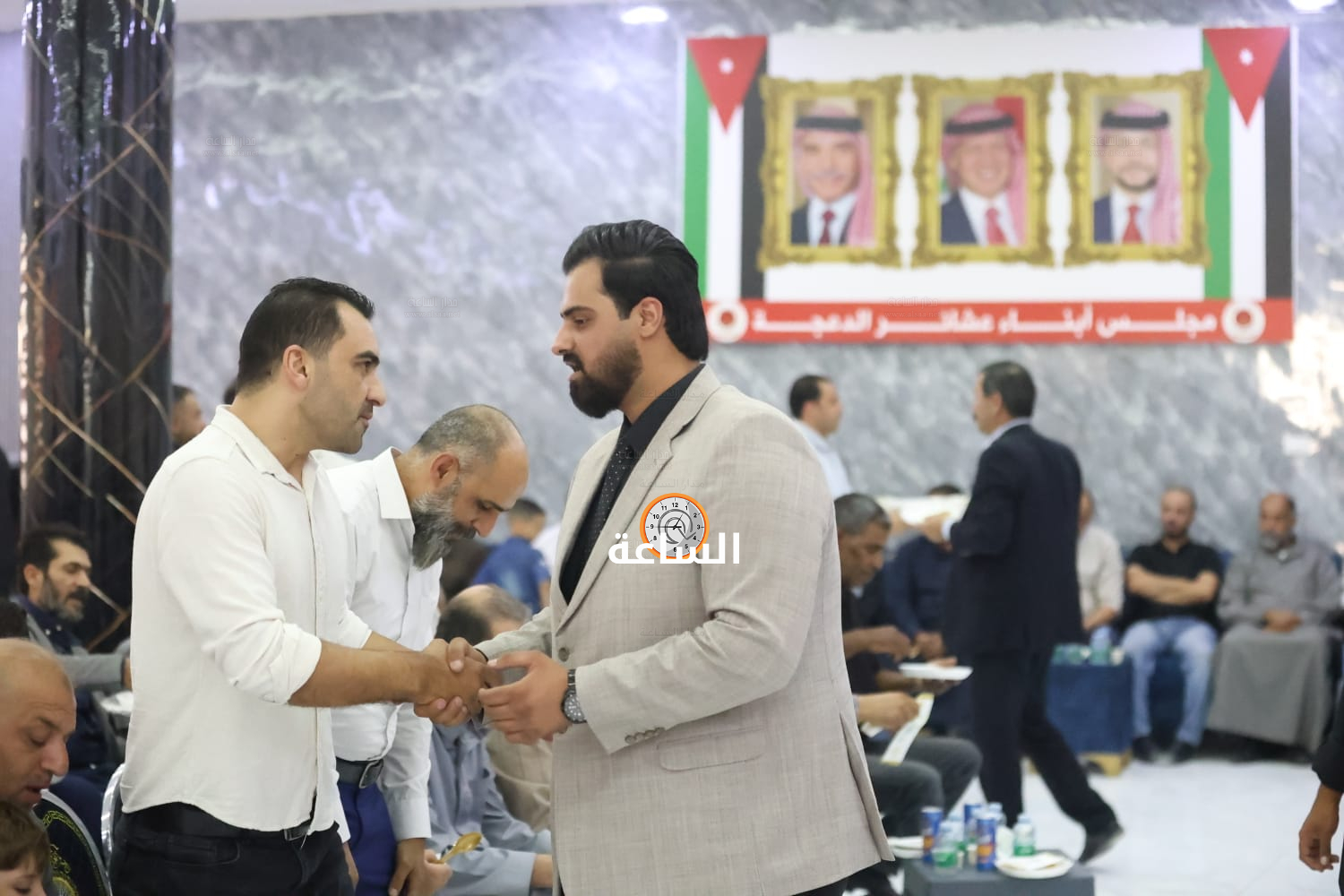 Madar Al-Saa Images 0.051816386182928165