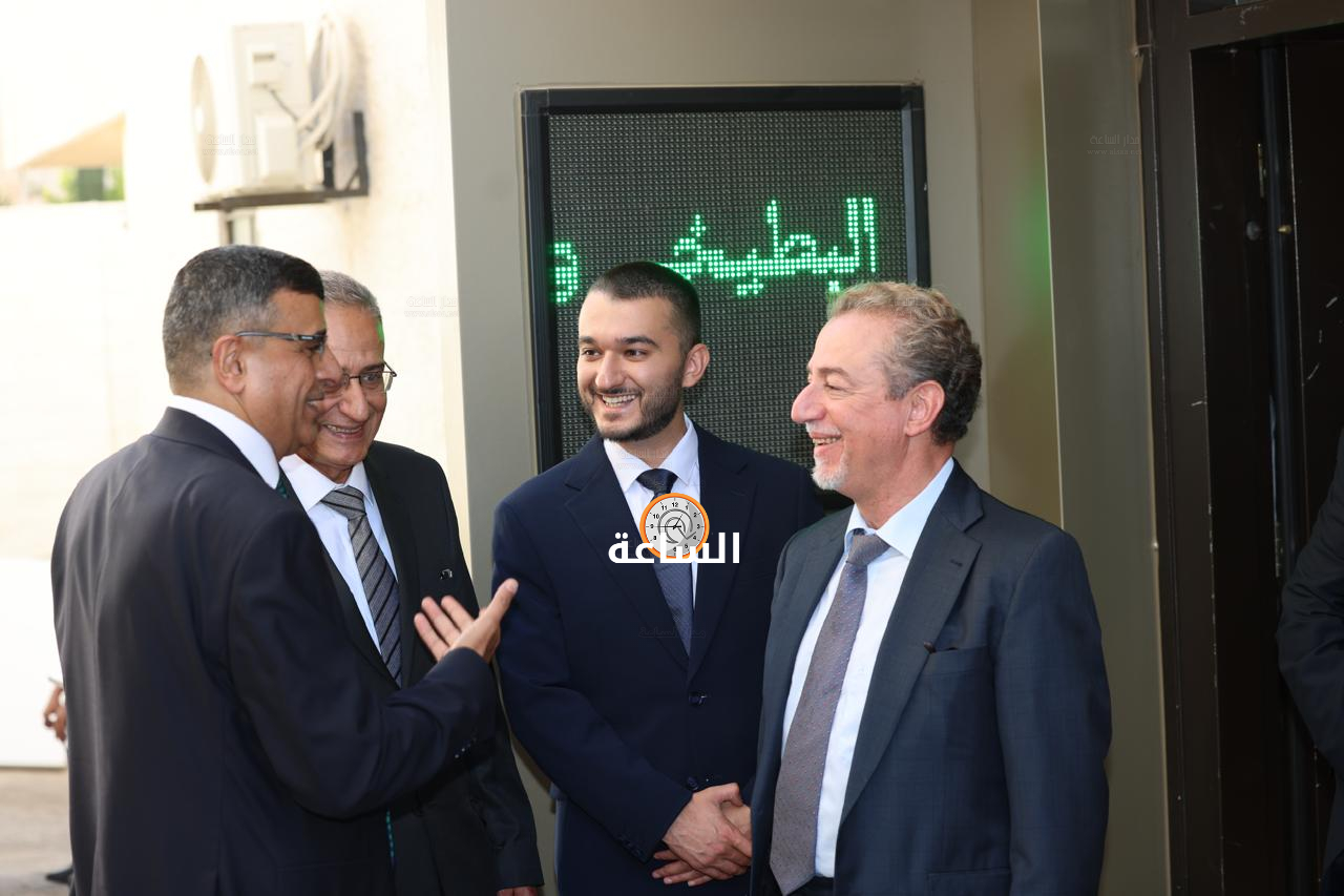 Madar Al-Saa Images 0.416888616331214