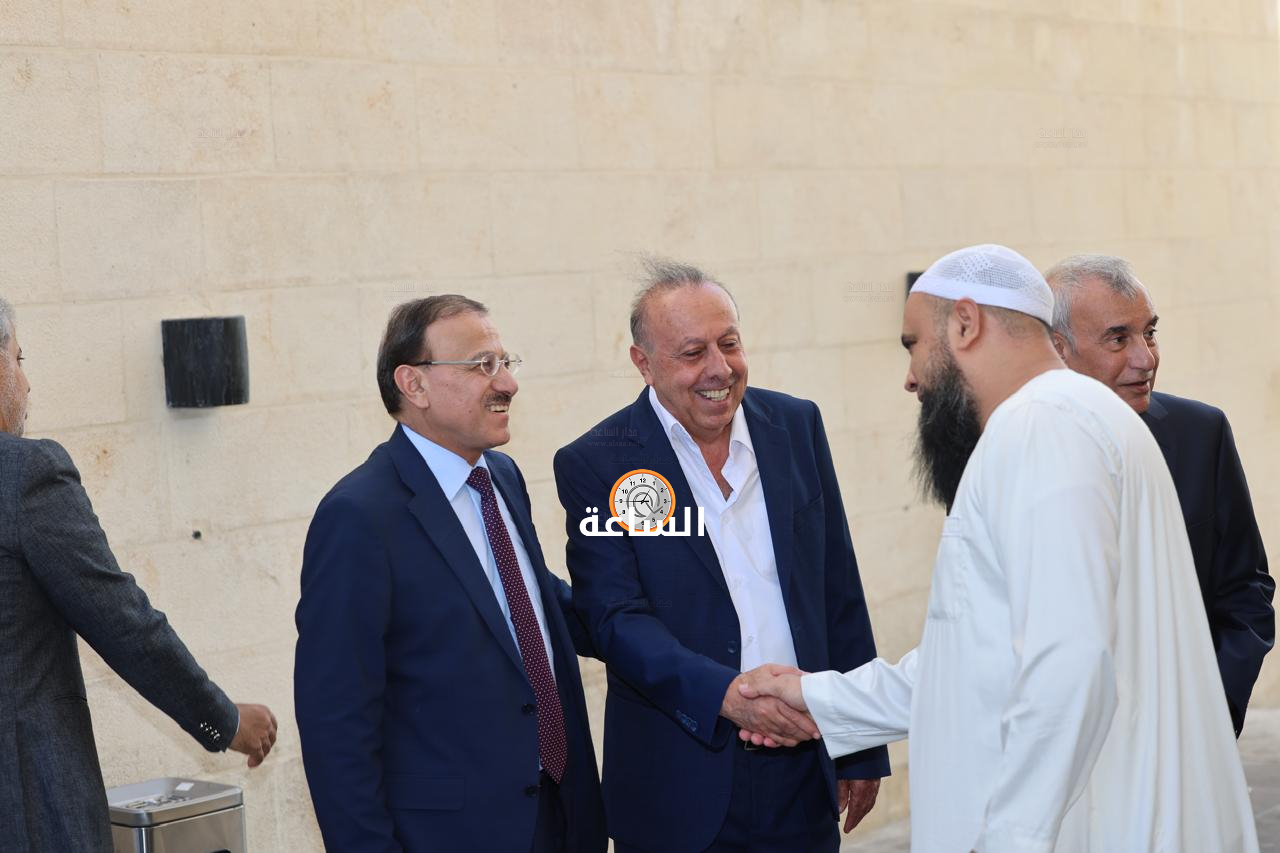 Madar Al-Saa Images 0.4218425805514381