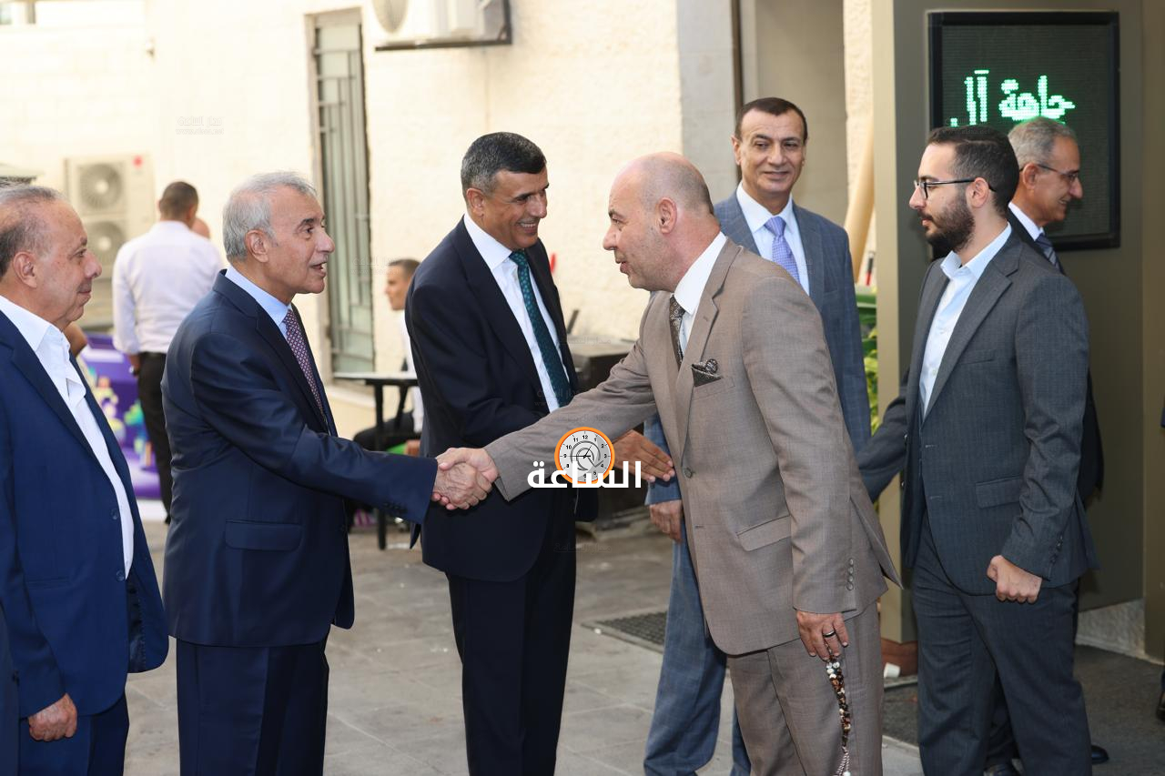 Madar Al-Saa Images 0.16414875665017026