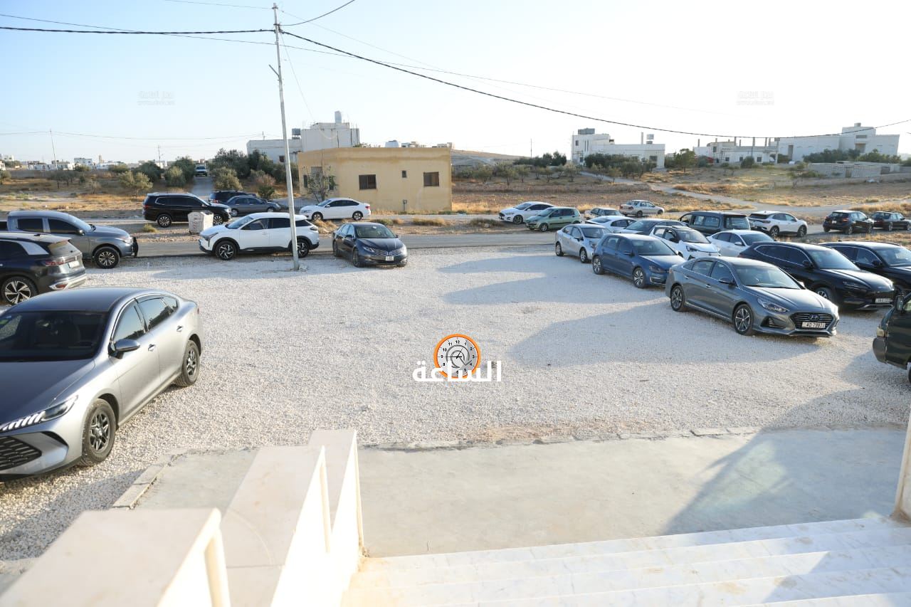 Madar Al-Saa Images 0.37296470176094465