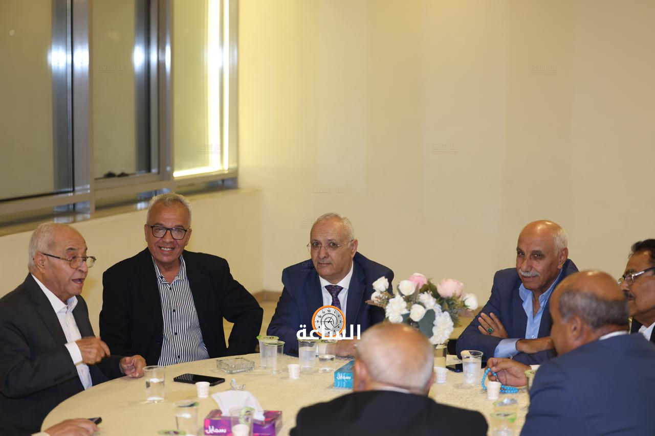 Madar Al-Saa Images 0.2931957317964283