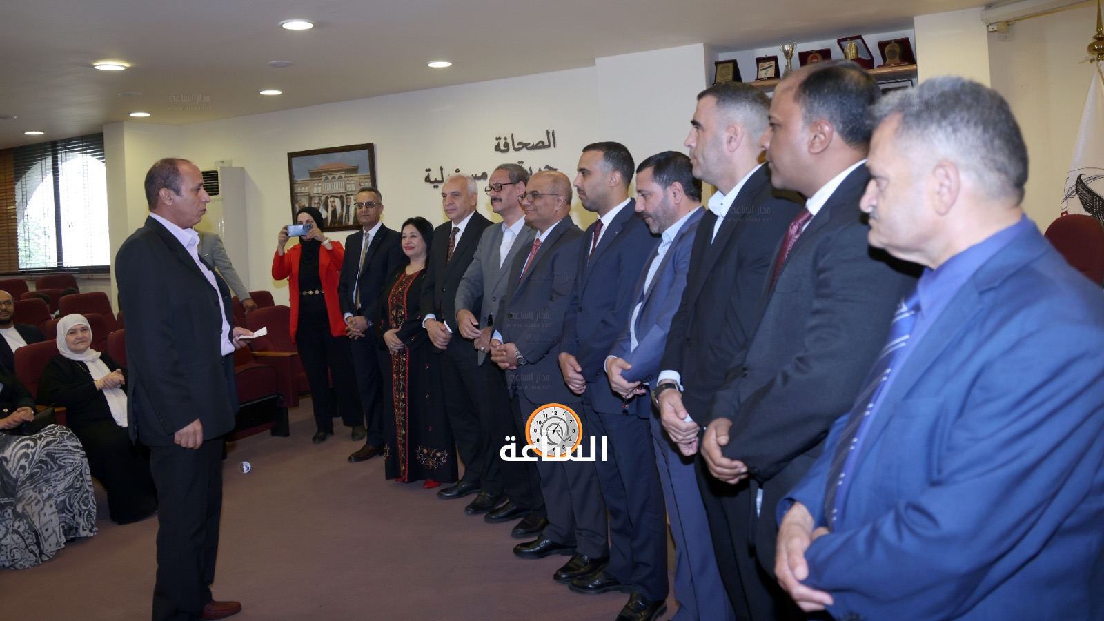 Madar Al-Saa Images 0.12142546066748872