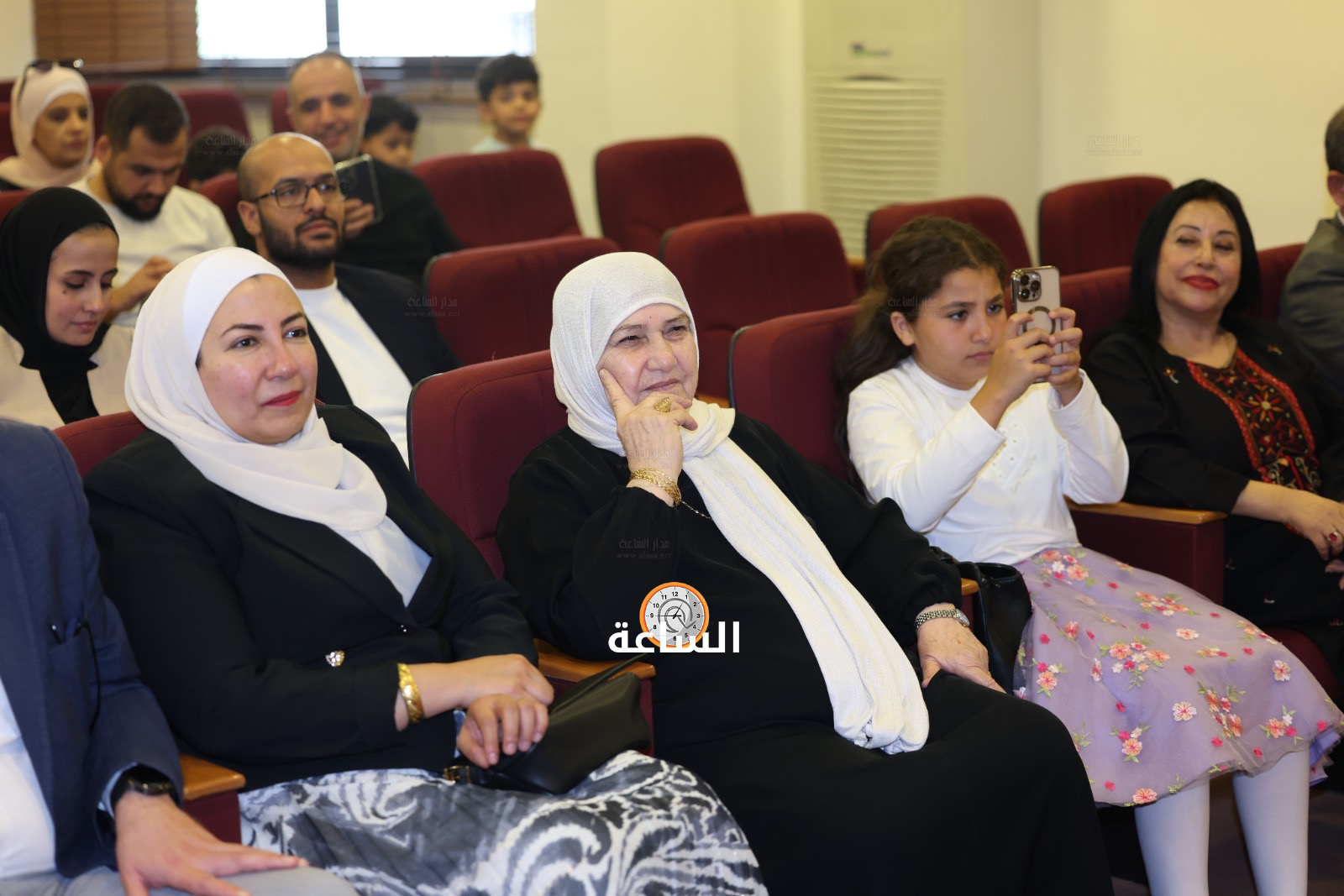 Madar Al-Saa Images 0.5726453459580836