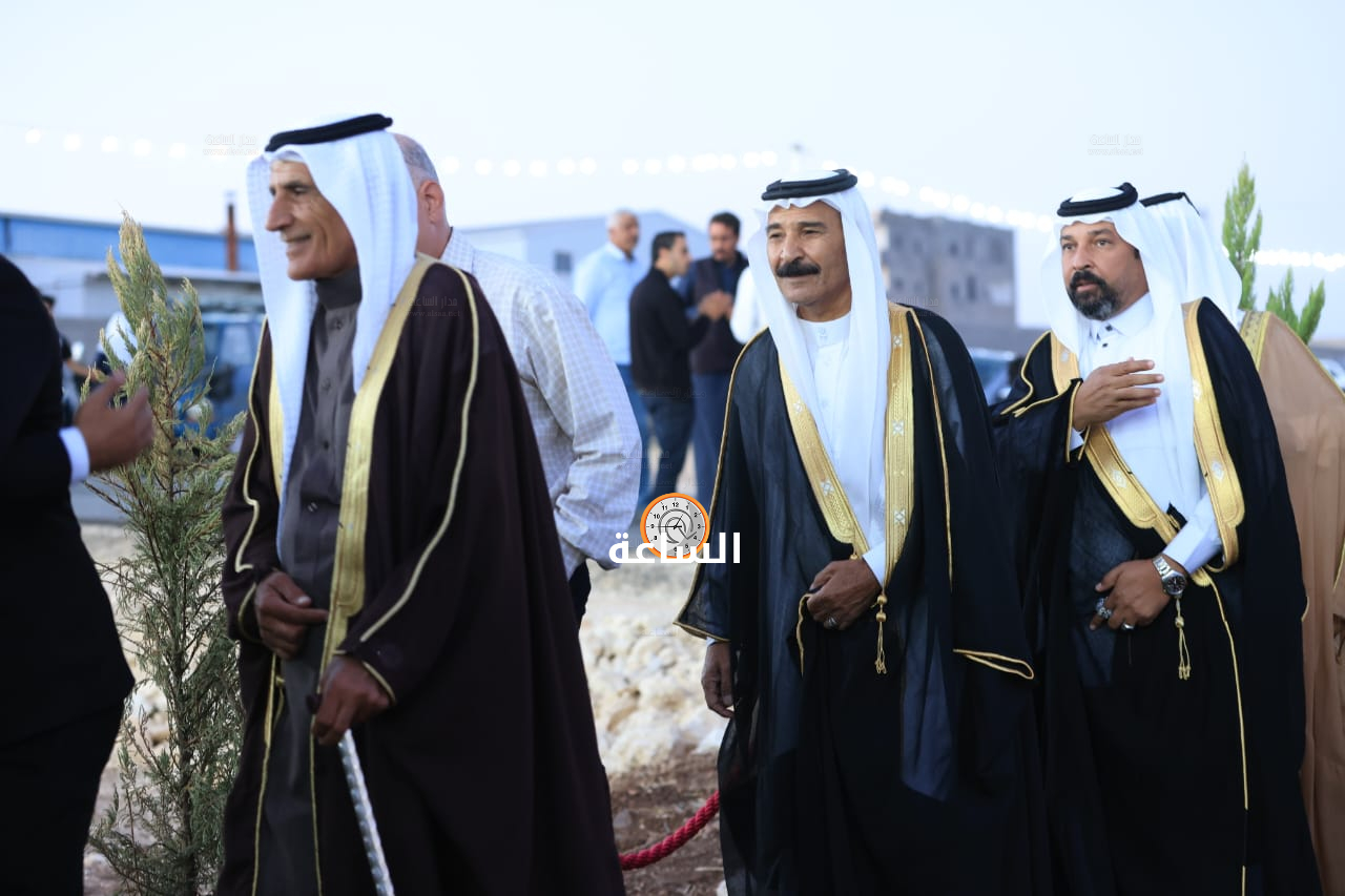 Madar Al-Saa Images 0.41396229990394073