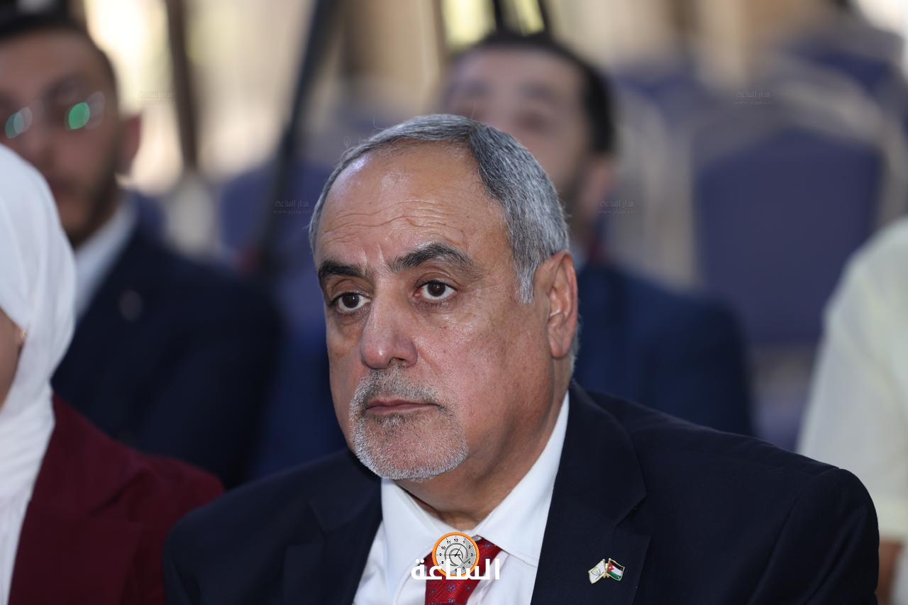 Madar Al-Saa Images 0.9052628145239483