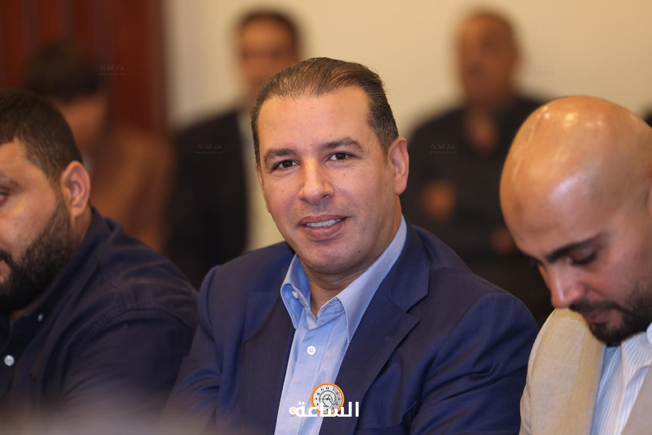 Madar Al-Saa Images 0.4518569075004597