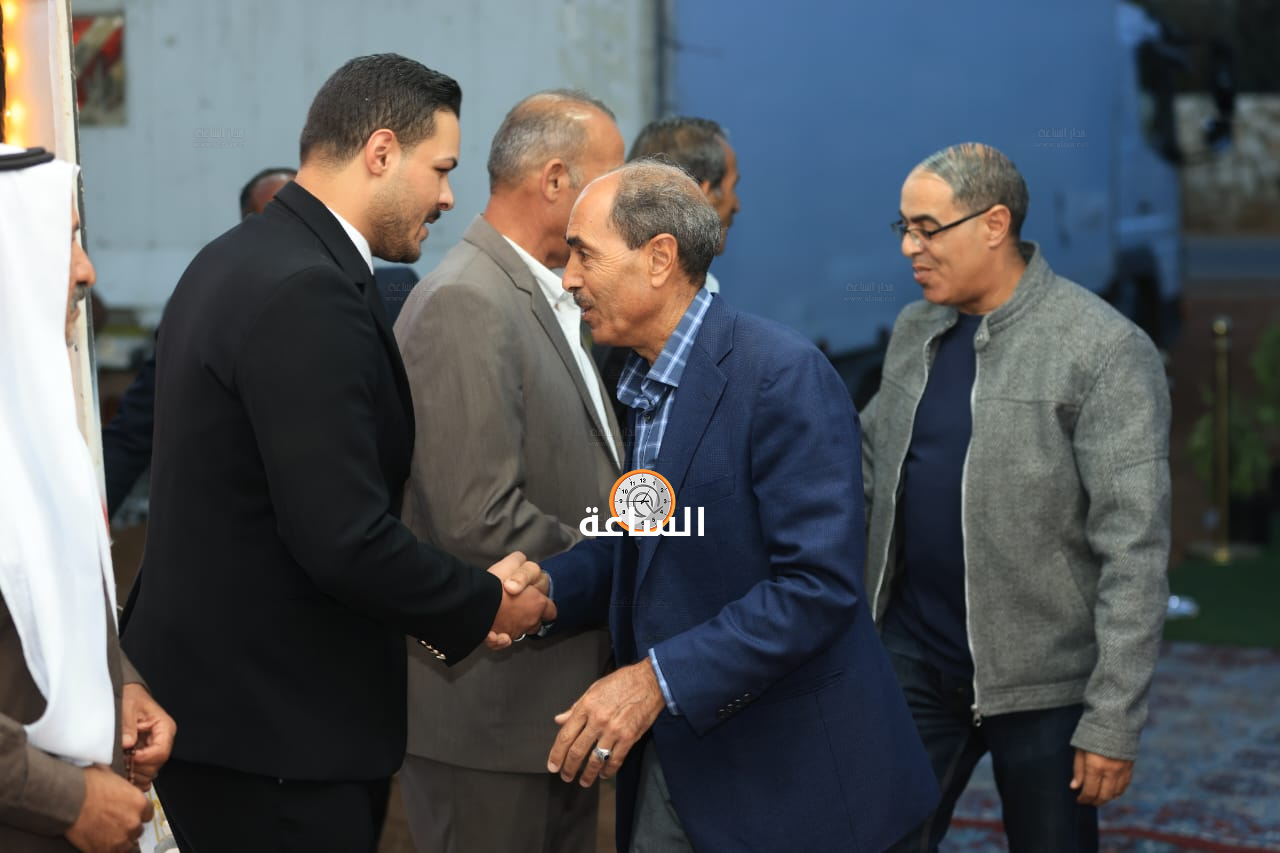 Madar Al-Saa Images 0.00404380355379963