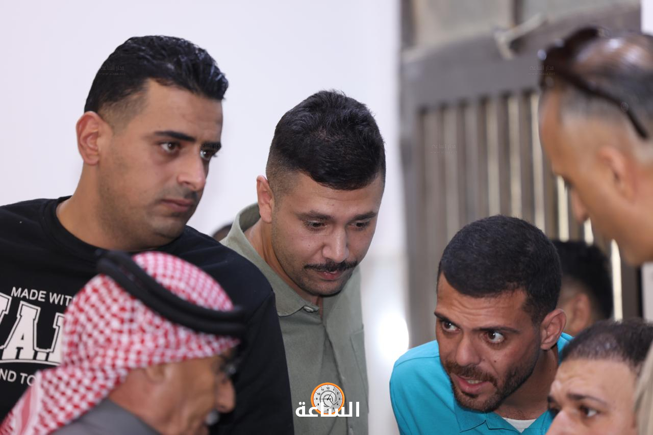 Madar Al-Saa Images 0.8981730394120102