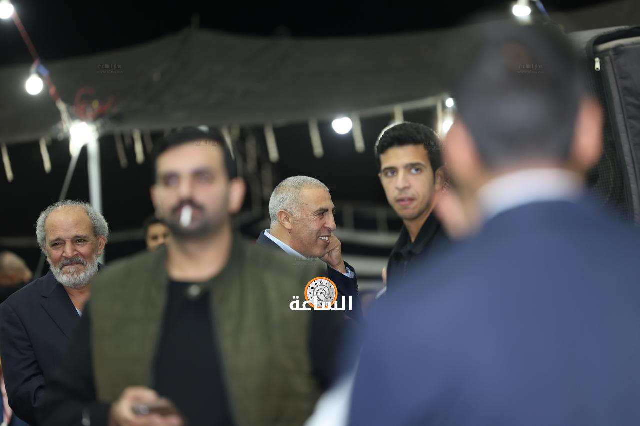 Madar Al-Saa Images 0.8742109580617582