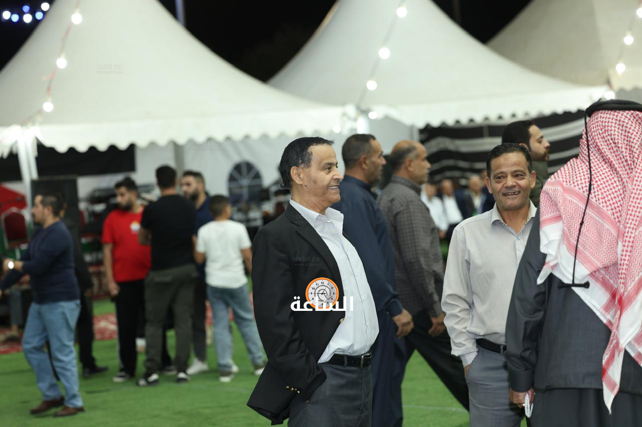Madar Al-Saa Images 0.7679947599877955