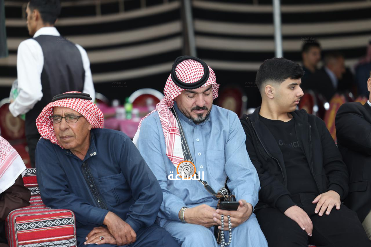 Madar Al-Saa Images 0.3698598369128364
