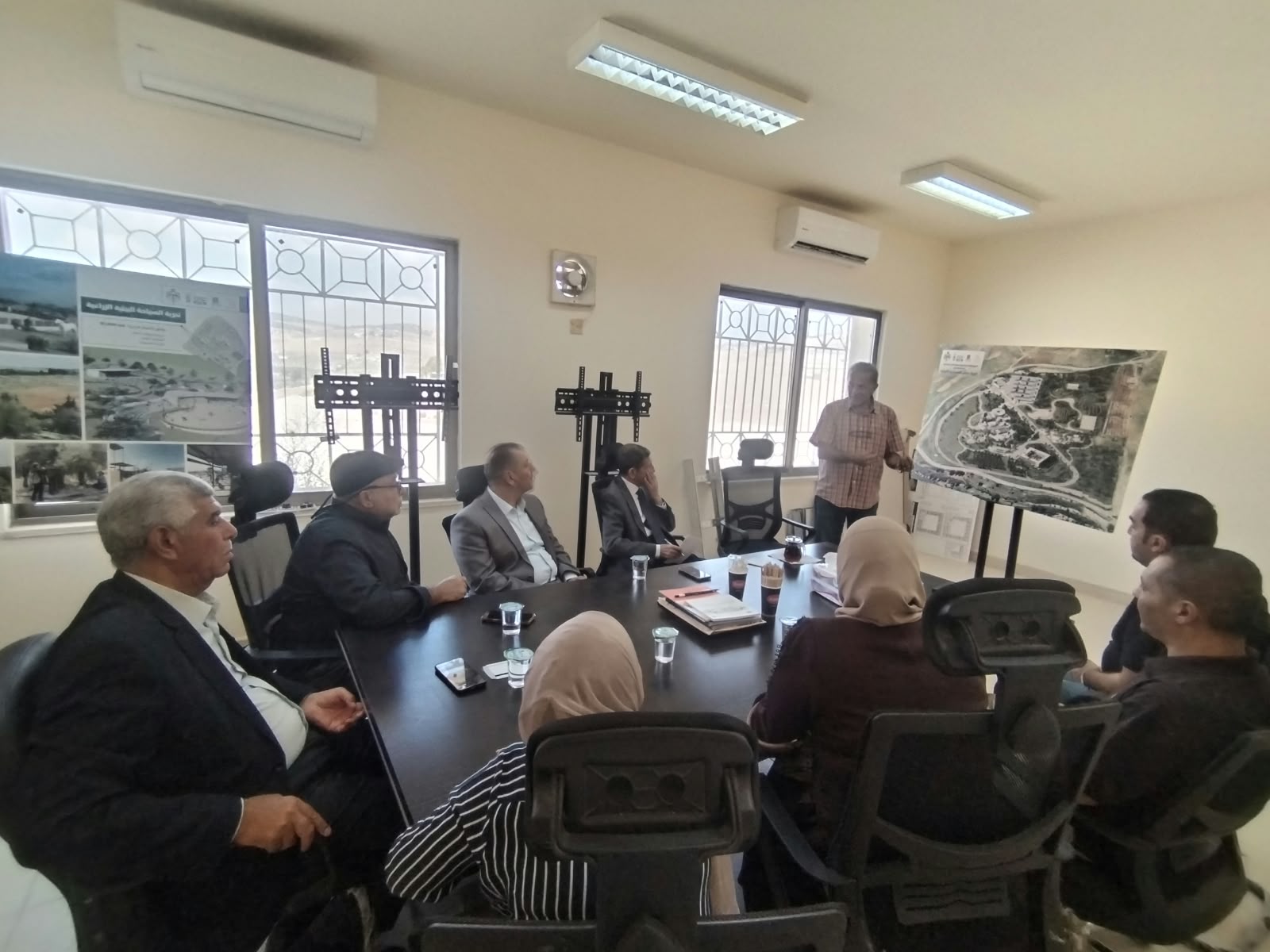 Madar Al-Saa Images 0.426120414405868