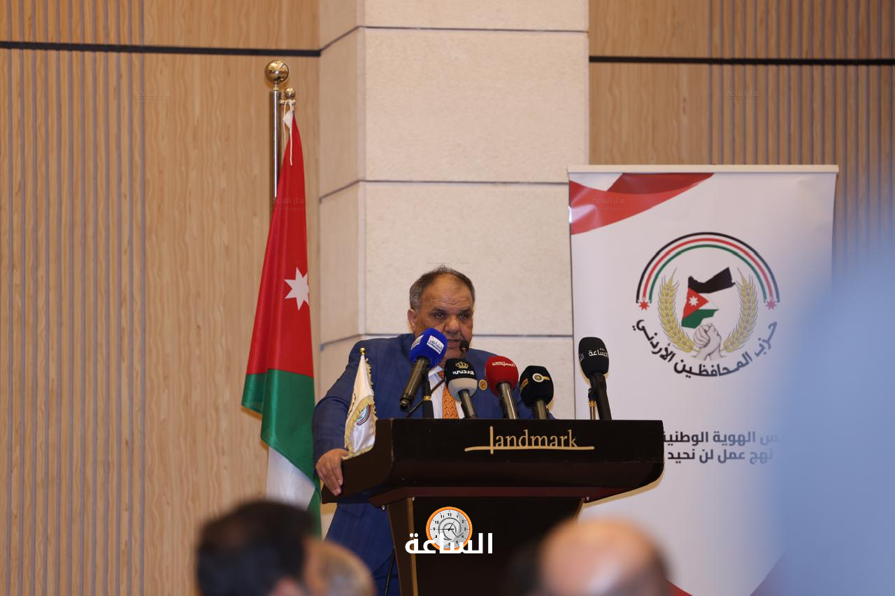 Madar Al-Saa Images 0.42392311118338577