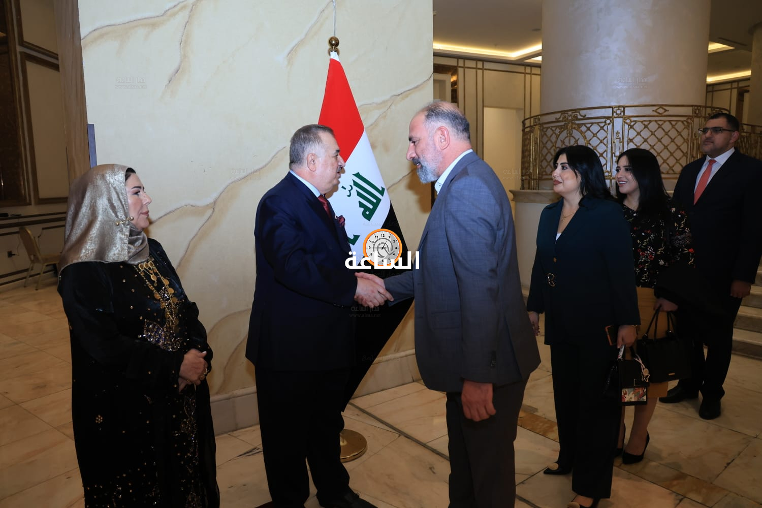 Madar Al-Saa Images 0.3874831881609131