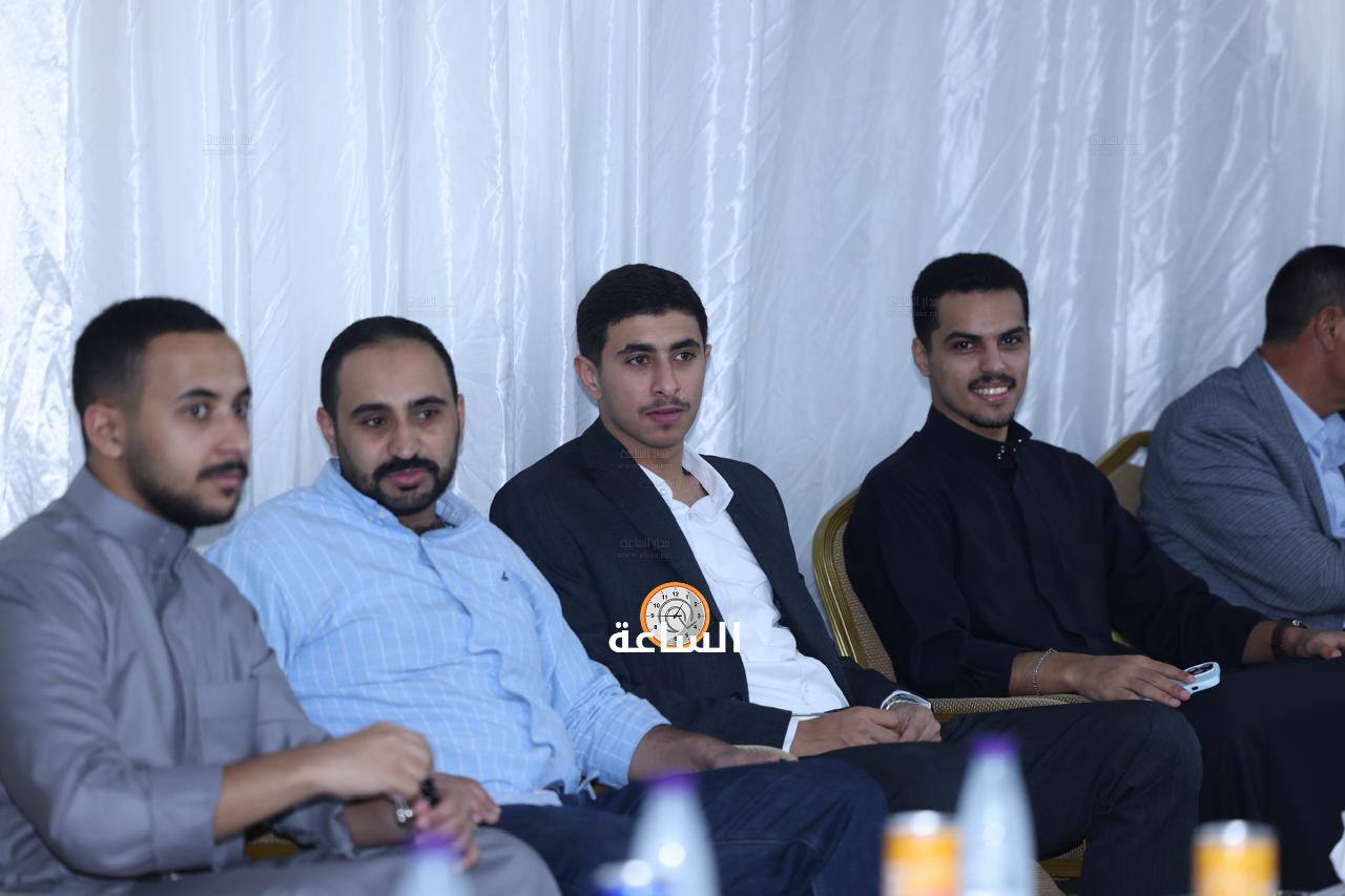 Madar Al-Saa Images 0.7757423344381223