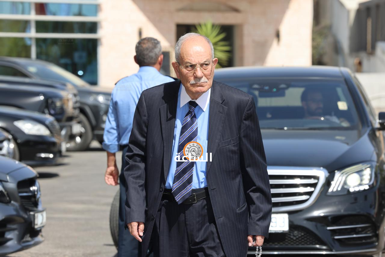 Madar Al-Saa Images 0.30024114080171216