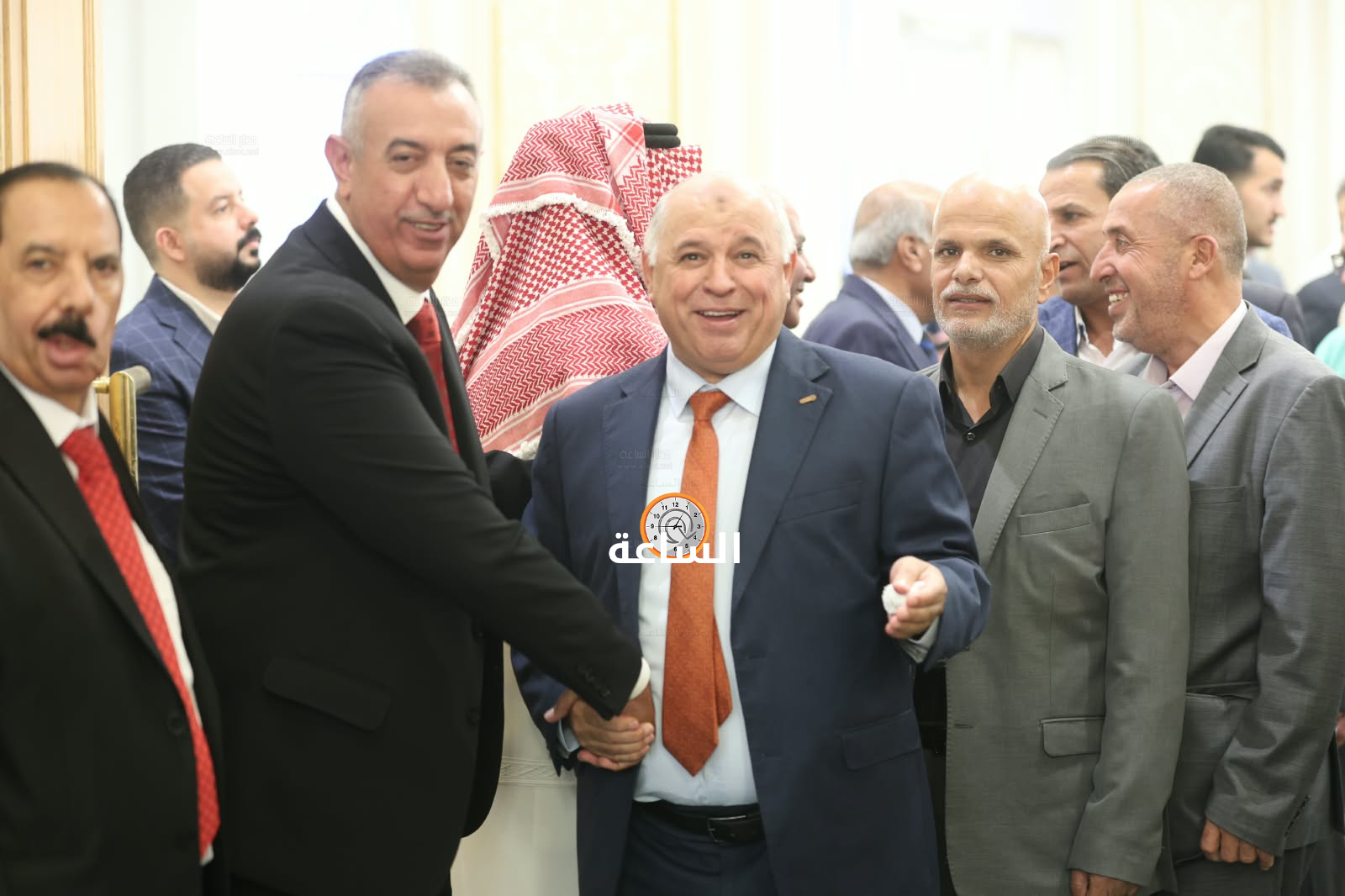 Madar Al-Saa Images 0.6869172369788721