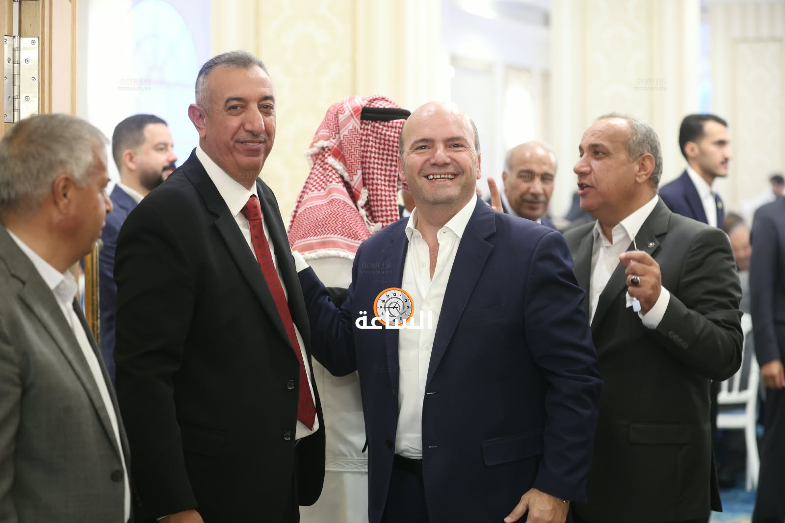 Madar Al-Saa Images 0.7499597170744926
