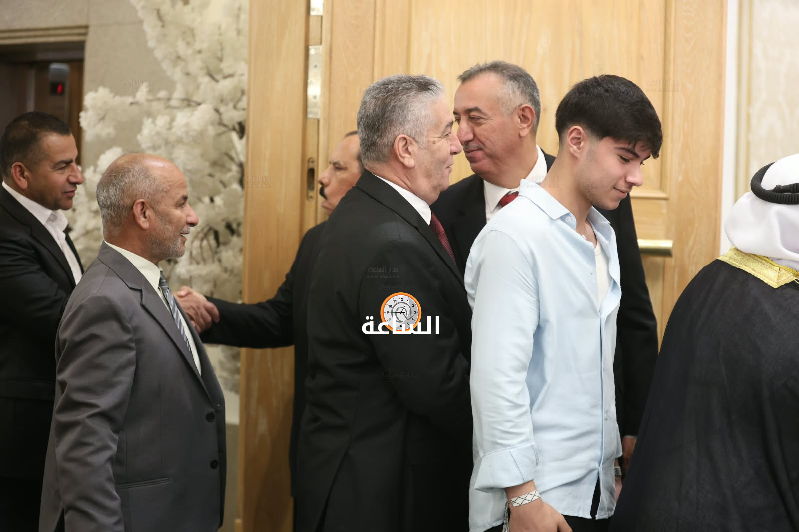 Madar Al-Saa Images 0.02274588241770381