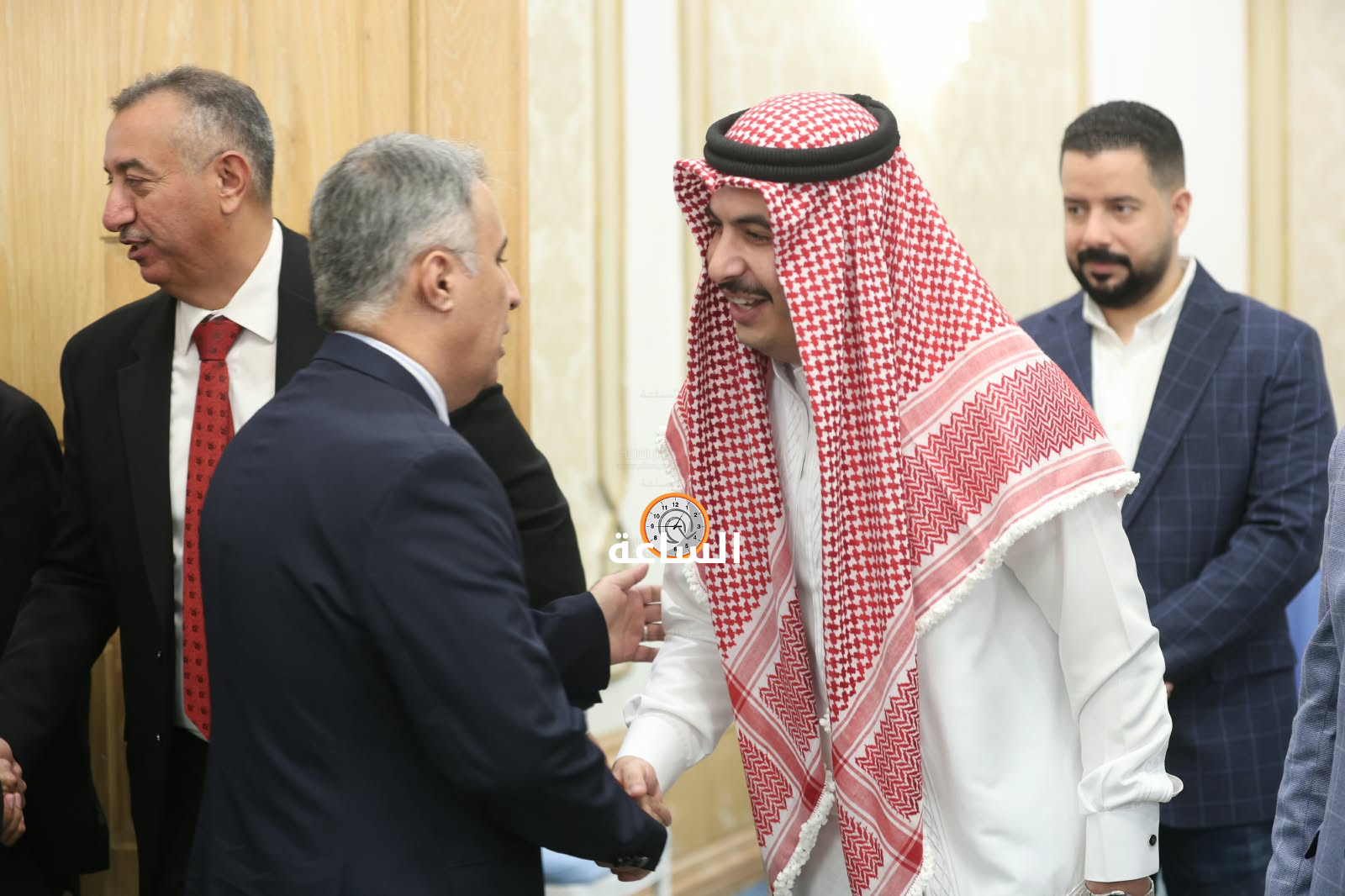 Madar Al-Saa Images 0.3297704909404128