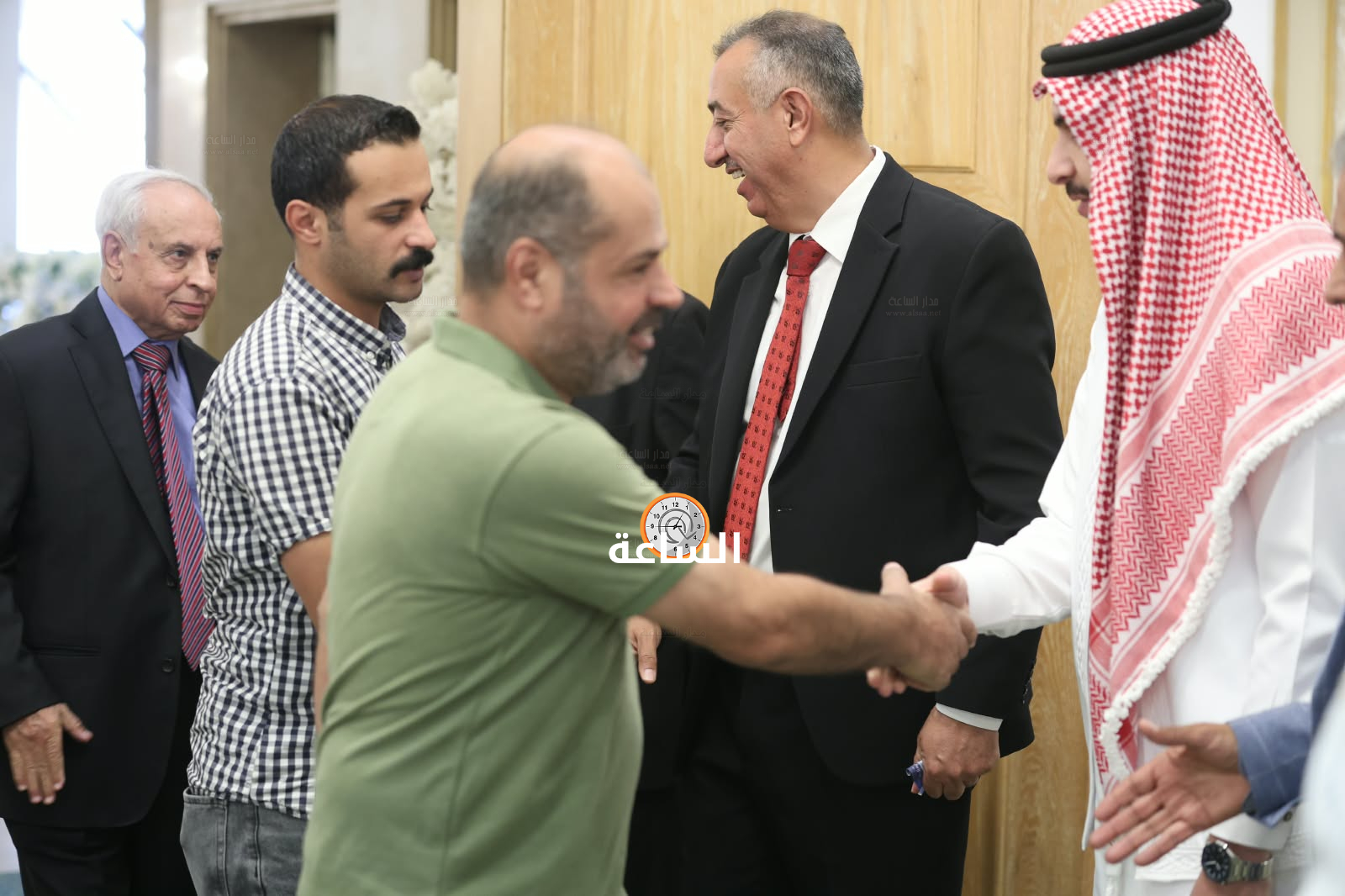 Madar Al-Saa Images 0.3501119810068377