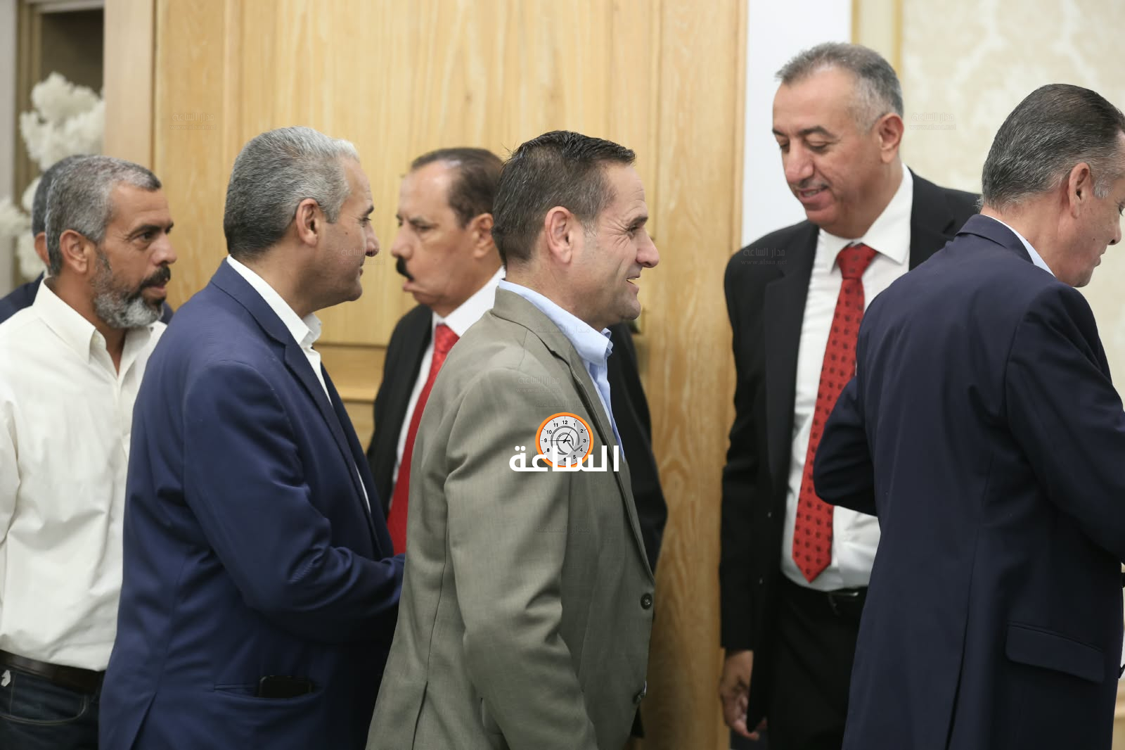 Madar Al-Saa Images 0.024476582628300436