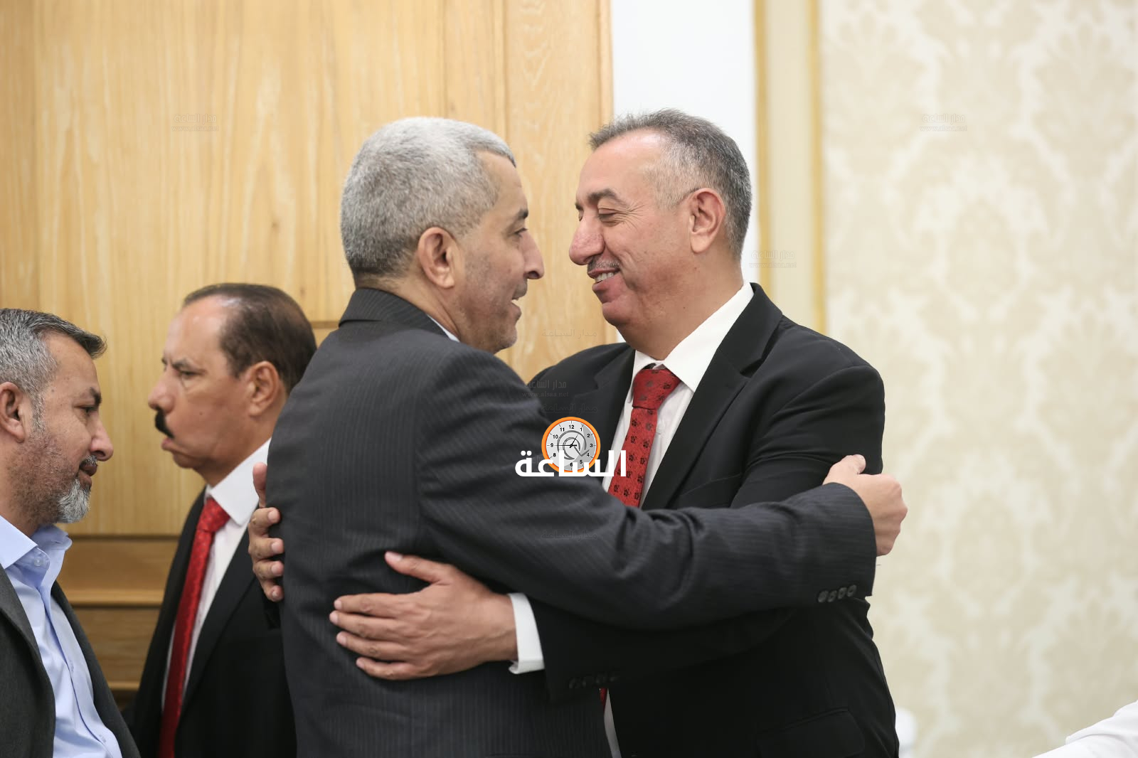 Madar Al-Saa Images 0.1551561747998732