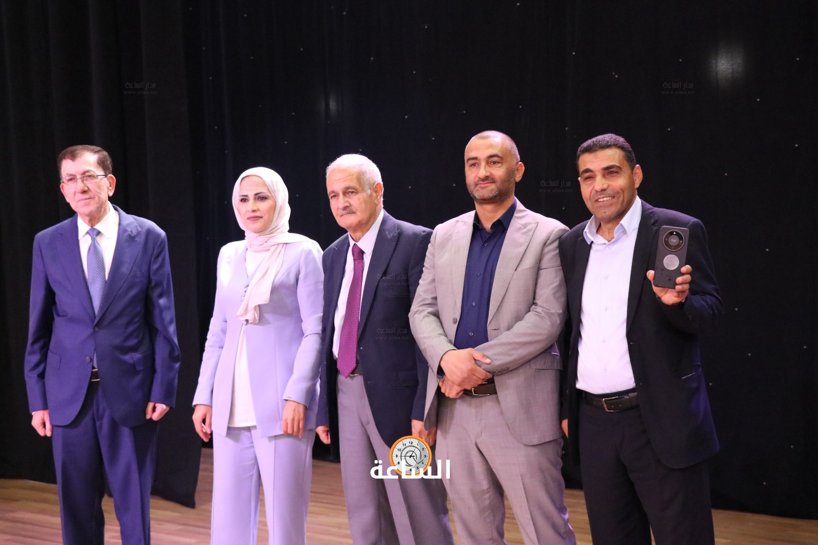 Madar Al-Saa Images 0.3492754167298586
