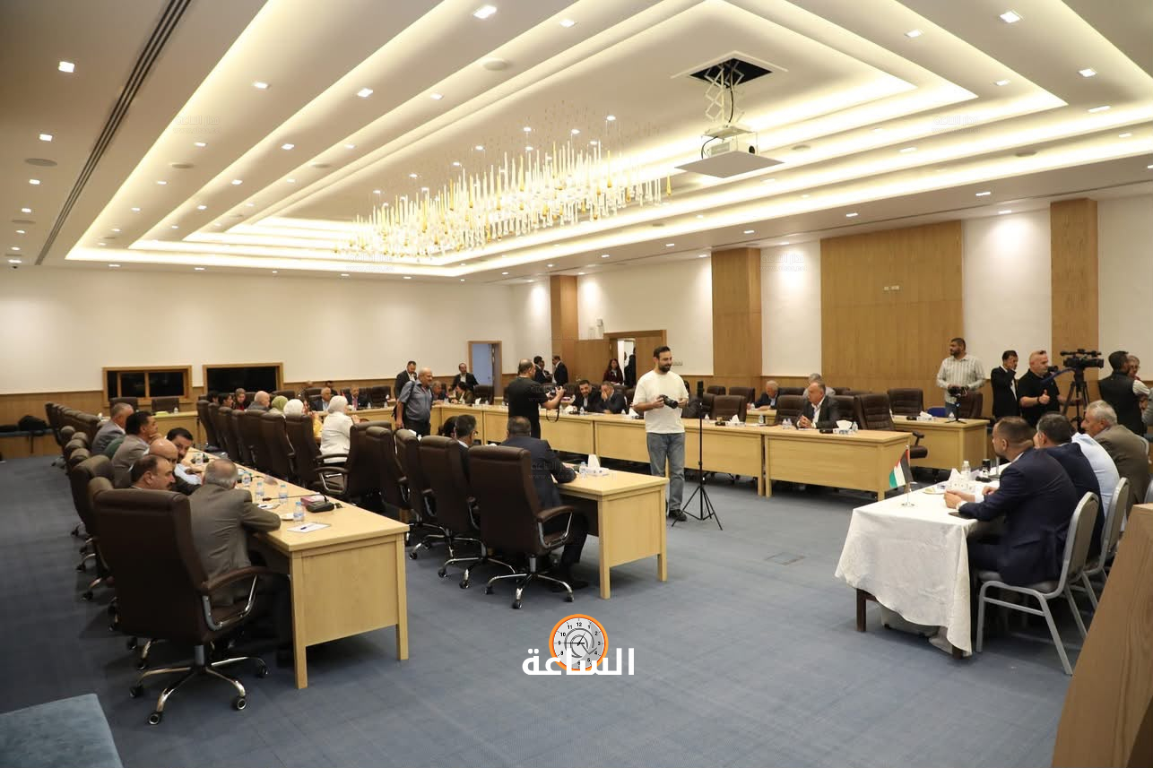 Madar Al-Saa Images 0.3759382478978871