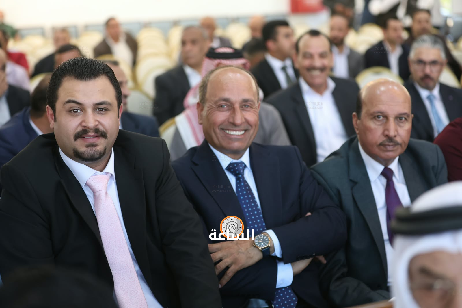 Madar Al-Saa Images 0.23145587430994197