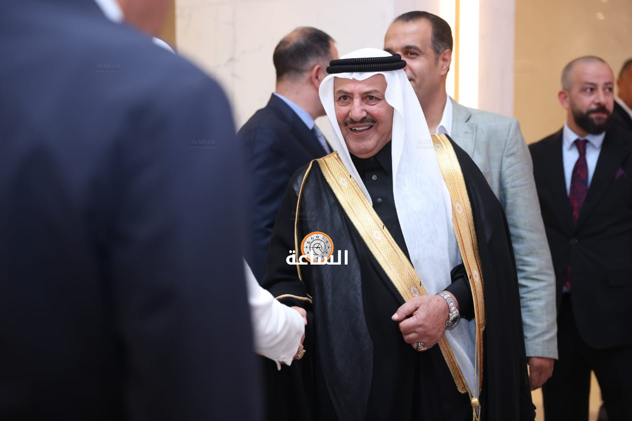 Madar Al-Saa Images 0.32982083079524593
