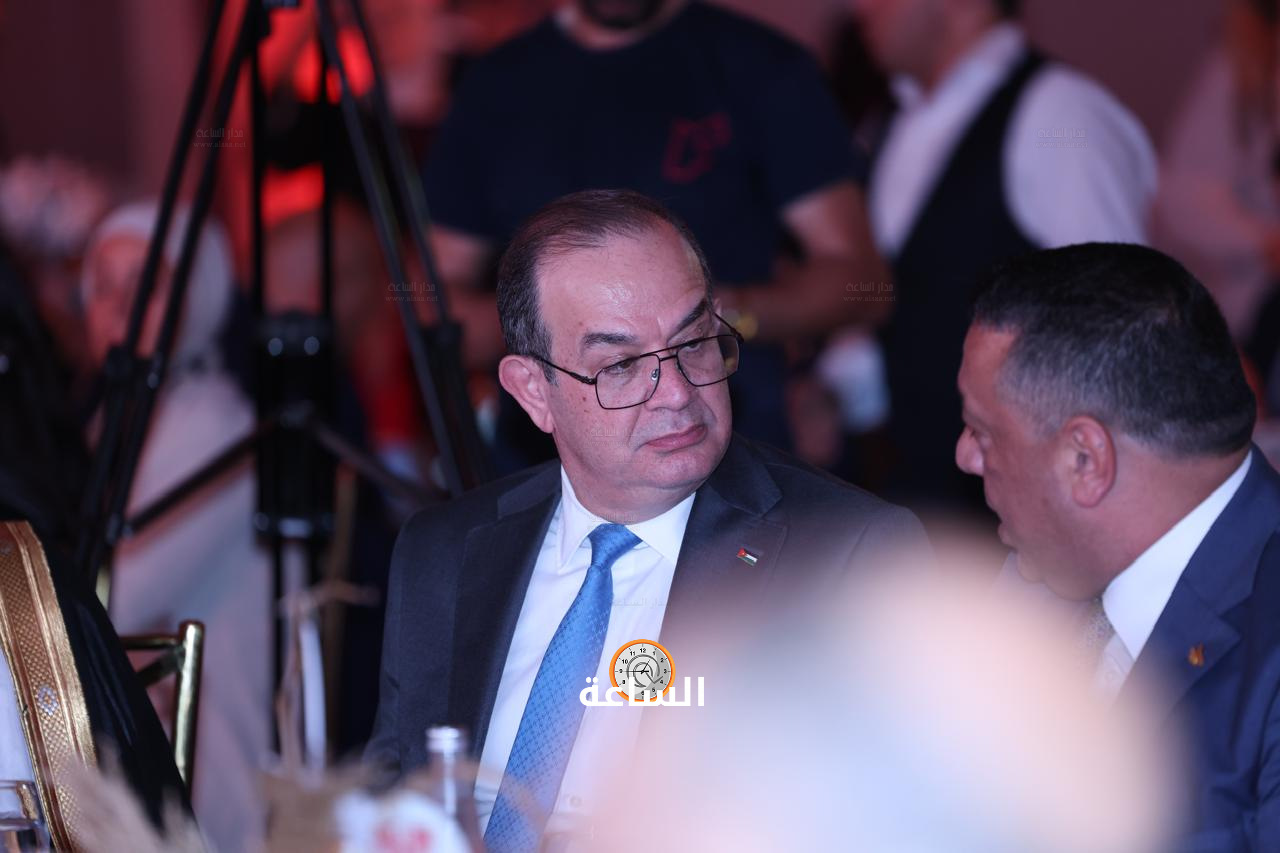 Madar Al-Saa Images 0.4367639870293478