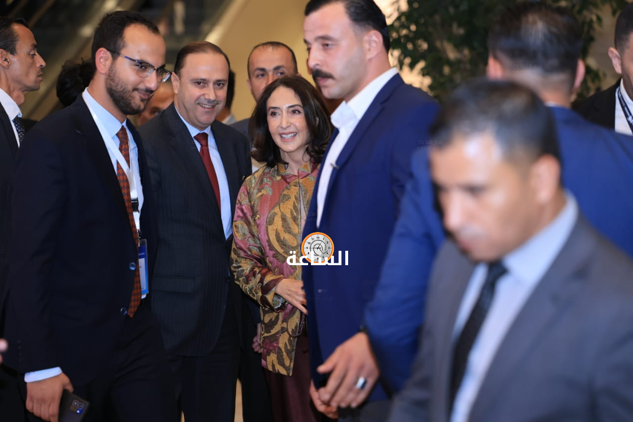 Madar Al-Saa Images 0.8767926322385535