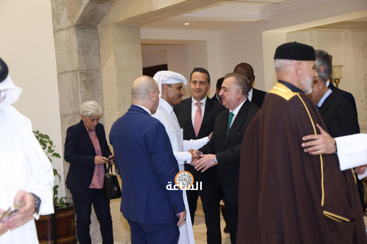 Madar Al-Saa Images 0.44693225046492313