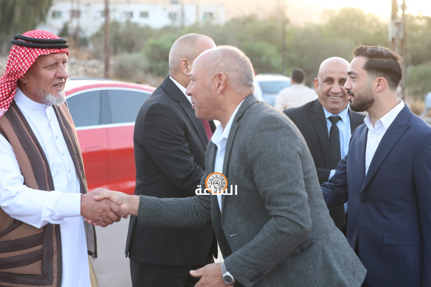 Madar Al-Saa Images 0.3827371175129507