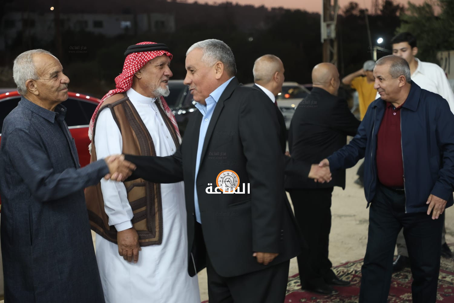 Madar Al-Saa Images 0.4999981569747356