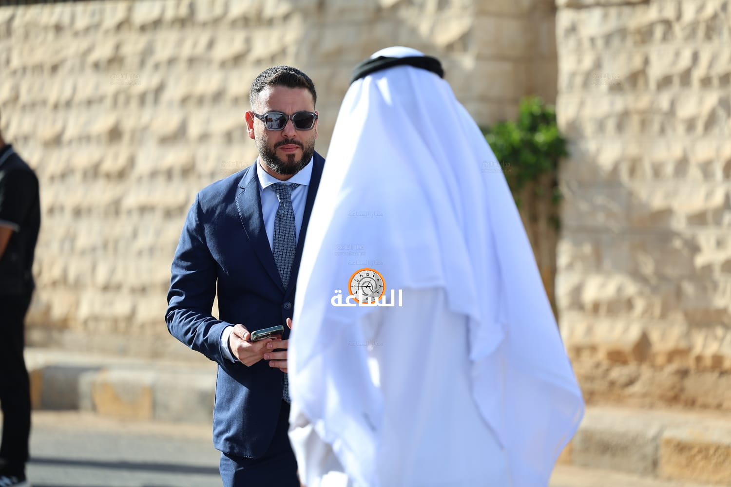 Madar Al-Saa Images 0.3702320892930435