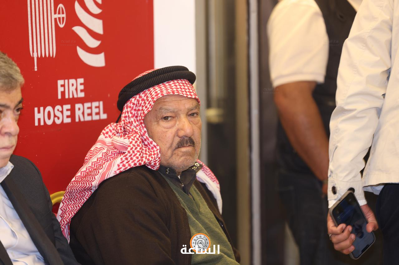 Madar Al-Saa Images 0.031818003739382594