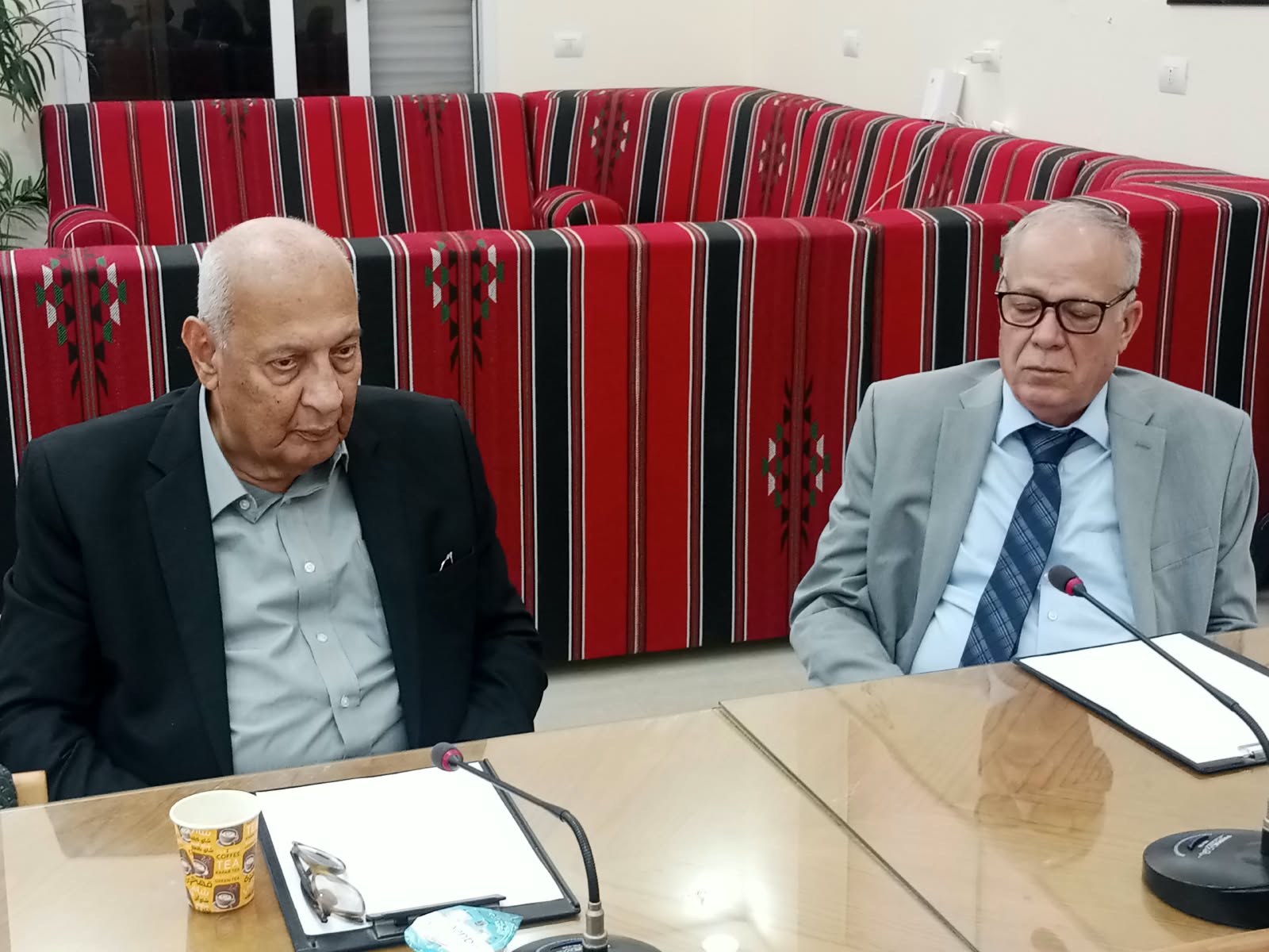 Madar Al-Saa Images 0.5641910353654883