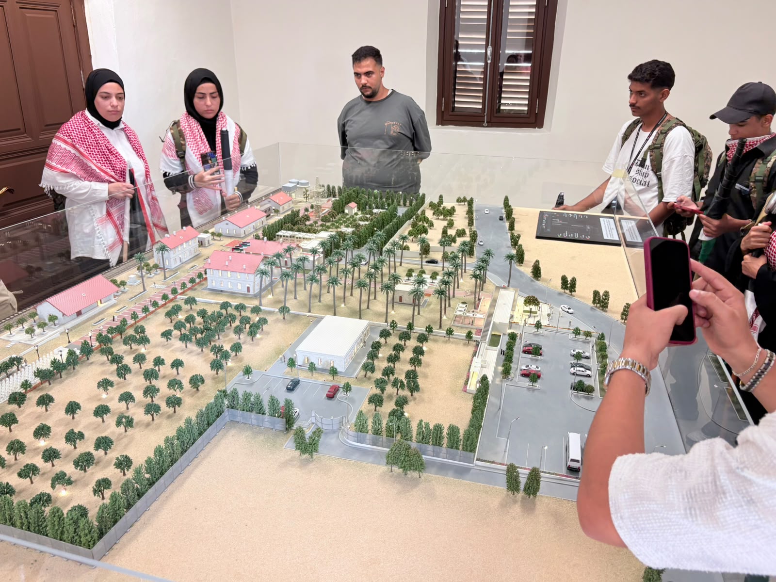 Madar Al-Saa Images 0.2759482409932251