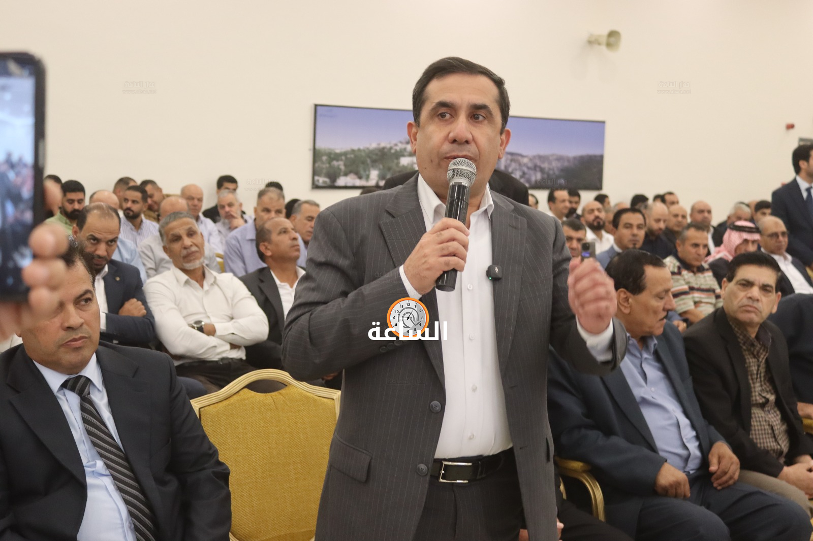 Madar Al-Saa Images 0.8768184486488145