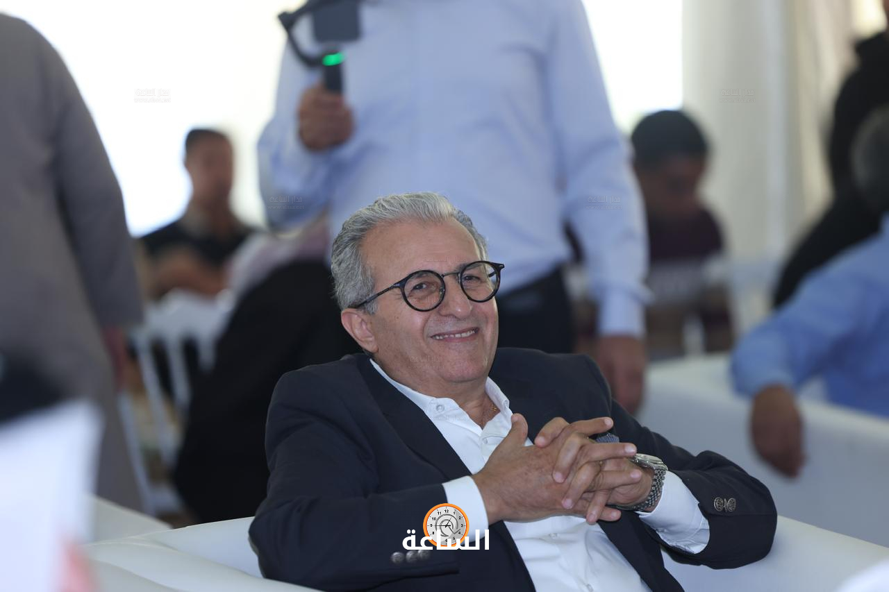 Madar Al-Saa Images 0.9783985998377533