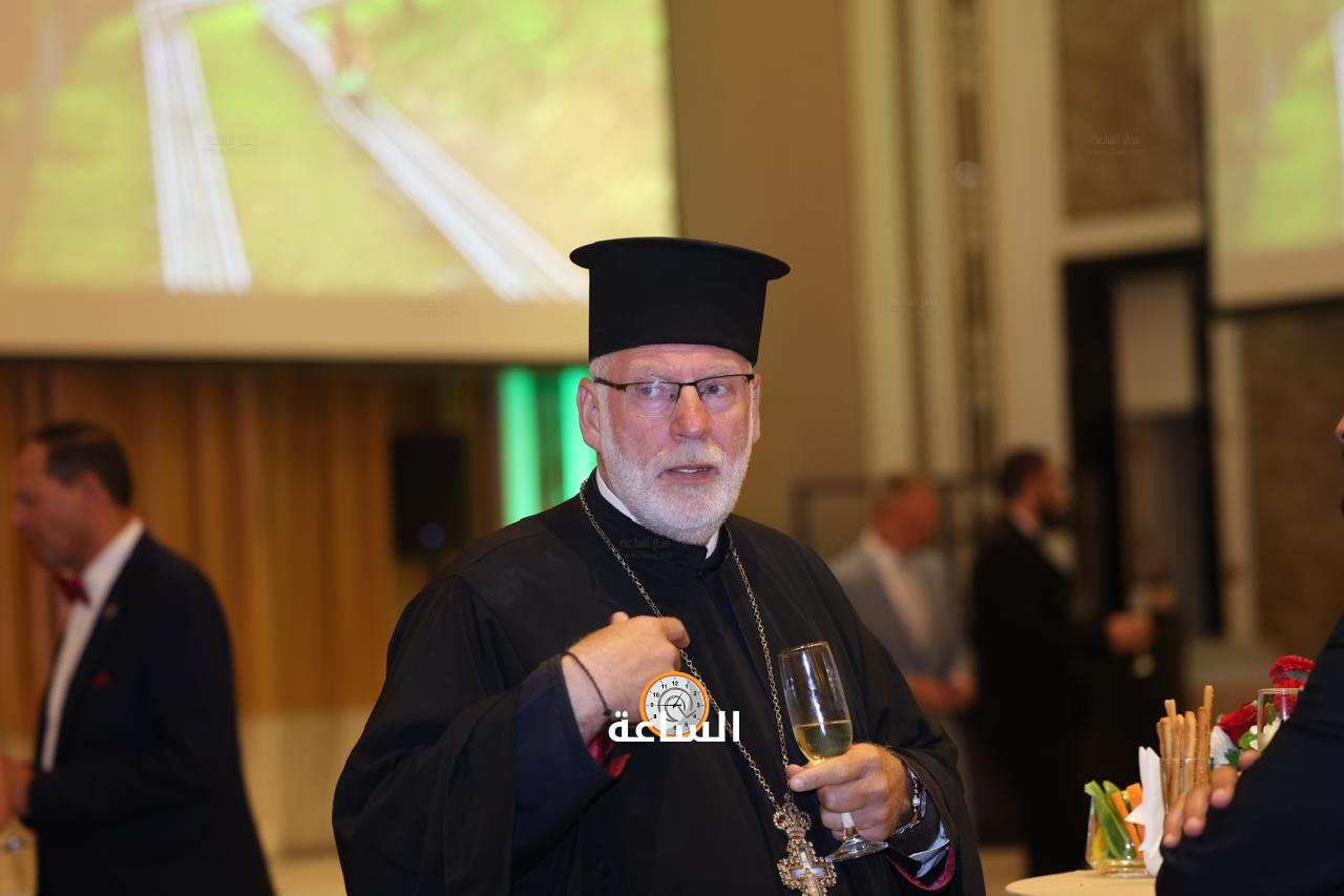 Madar Al-Saa Images 0.9576790430048732