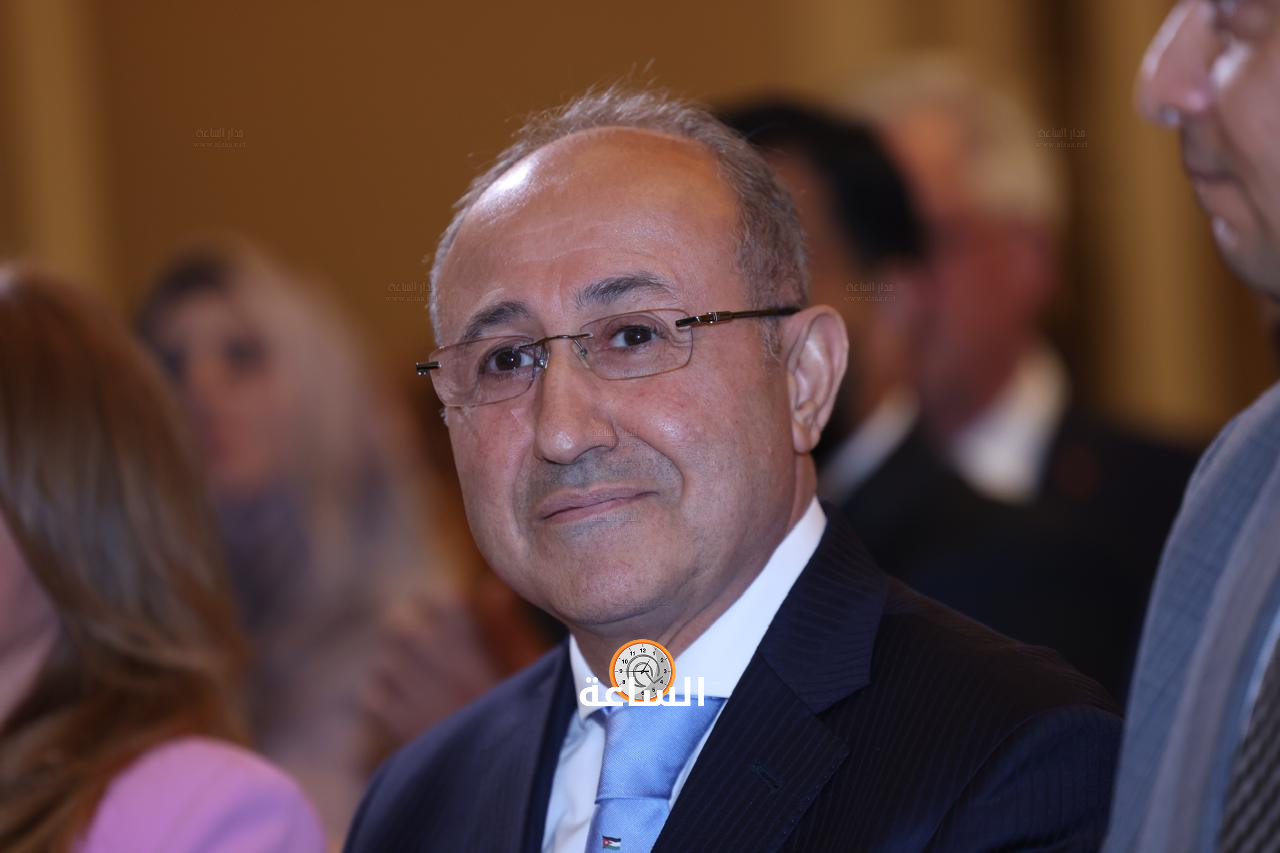 Madar Al-Saa Images 0.981629300167883