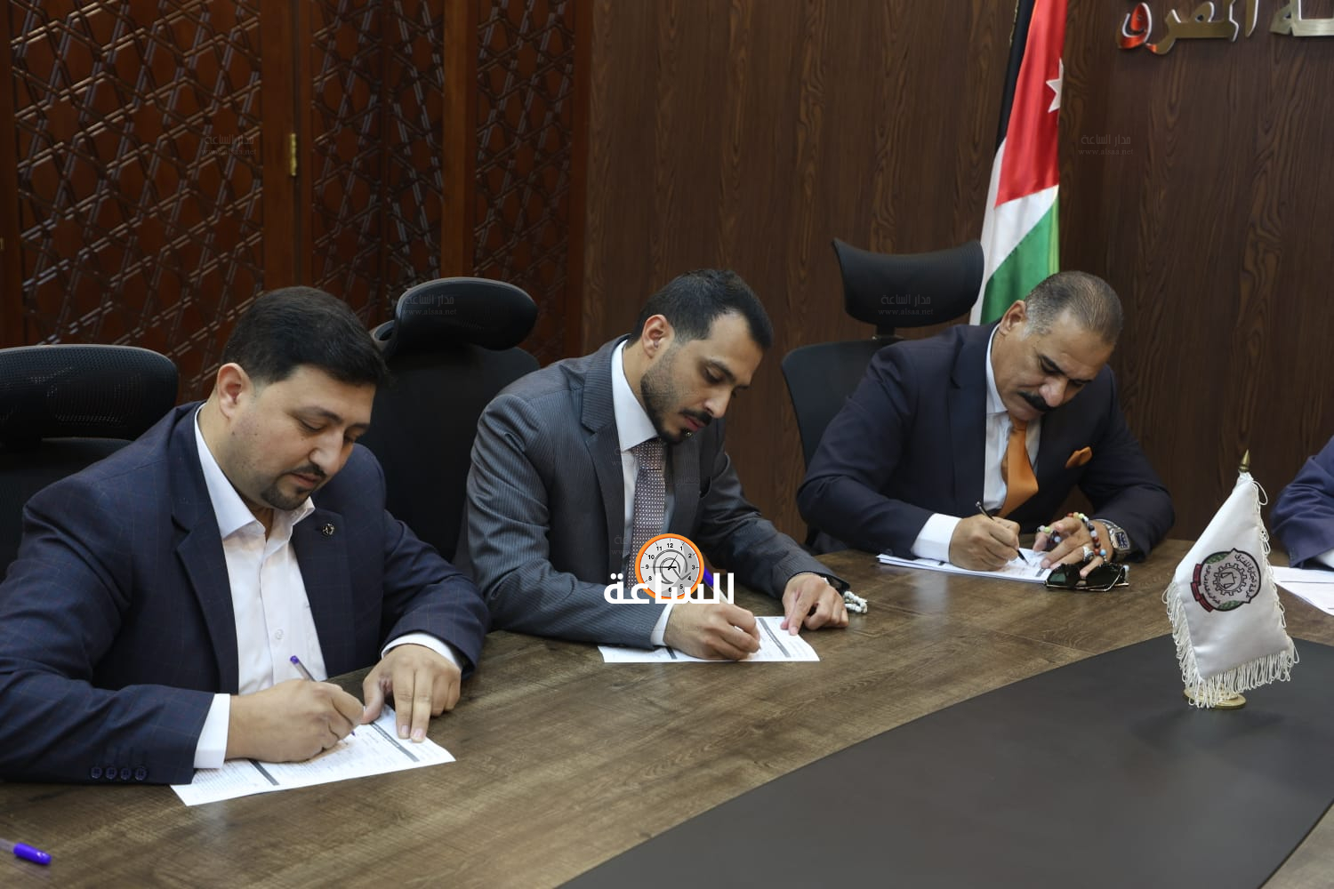Madar Al-Saa Images 0.24157957180332235
